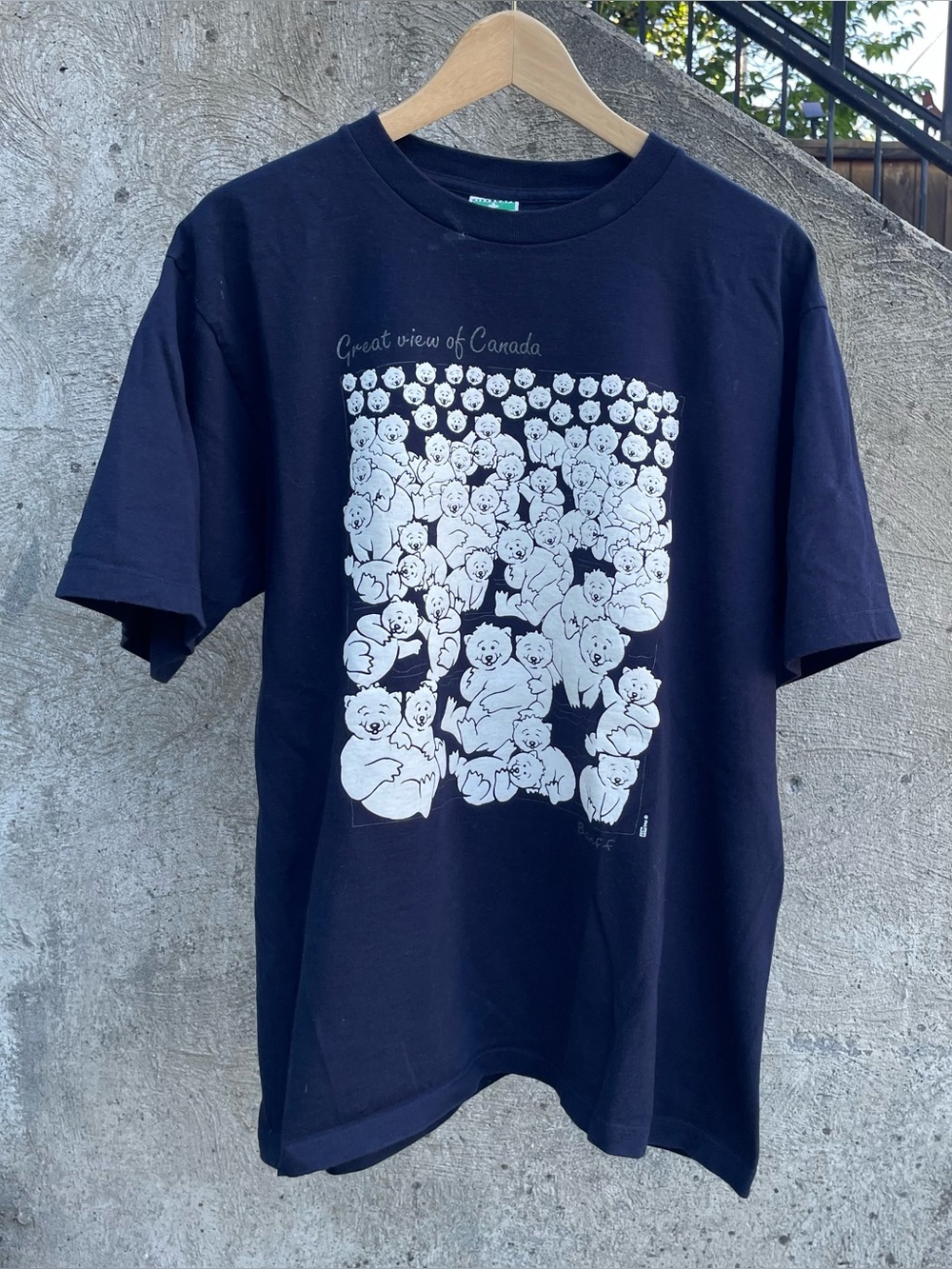 Vintage 90s “Great view of Canada” polar bear puff print shirt size large